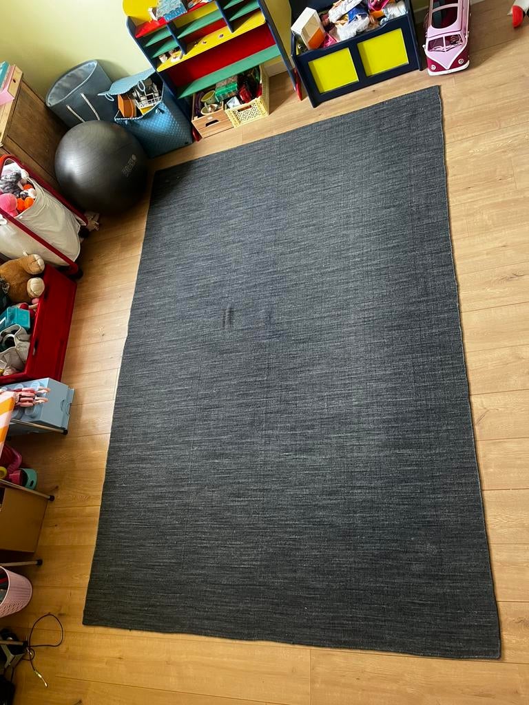 Groot Zwart-grijs tapijt (180x275), Huis en Inrichting, Stoffering | Tapijten en Vloerkleden, Ophalen, Gebruikt, 150 tot 200 cm