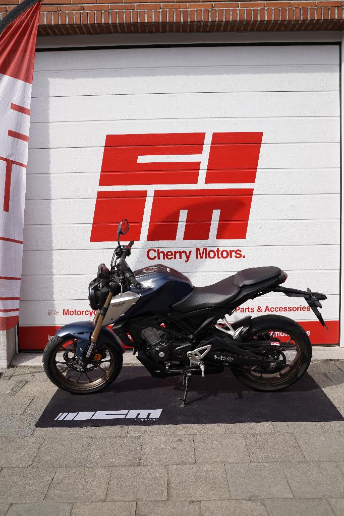 Honda CB125R, Bedrijf, 125 cc, 11 kW of minder, Handgeschakeld