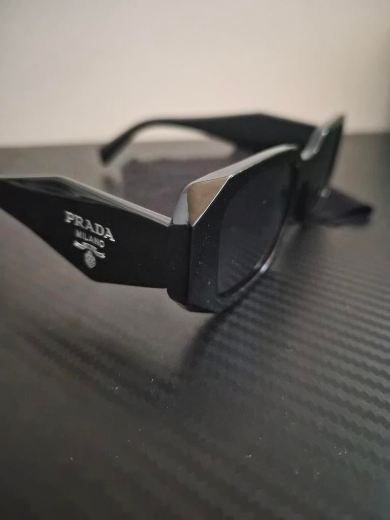 Lot de 2 paires de lunettes de soleil élégantes, Enlèvement ou Envoi, Neuf, Noir, Lunettes