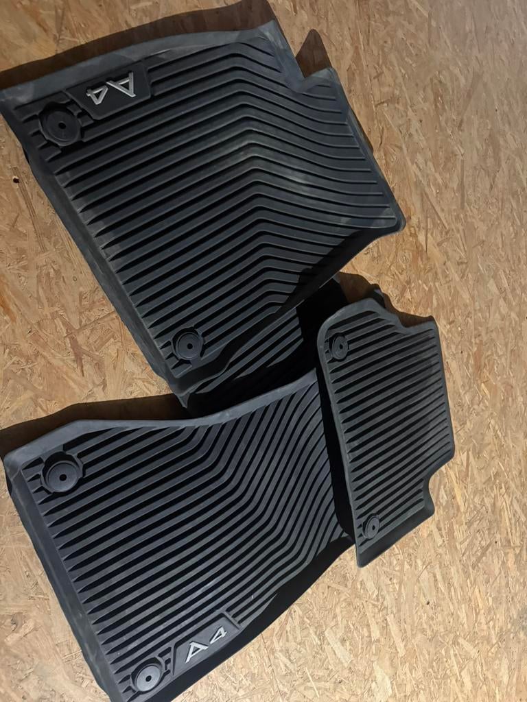 Tapis en caoutchouc Audi a4 8w, Autos : Divers, Tapis de voiture, Enlèvement, Comme neuf