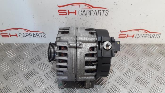 Dynamo van een Mercedes E-Klasse, Auto-onderdelen, Motor en Toebehoren, Mercedes-Benz, Gebruikt, 3 maanden garantie, Ophalen of Verzenden