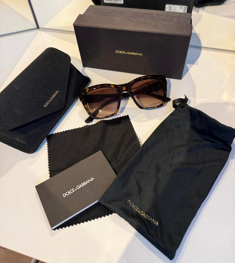 Zonnebril Dolce & Gabanna, Handtassen en Accessoires, Zonnebrillen en Brillen | Dames, Ophalen of Verzenden, Zonnebril