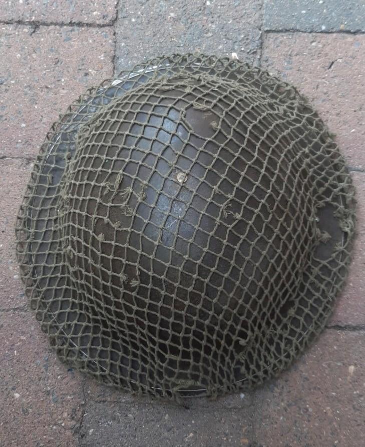 Casque Anglais, Enlèvement