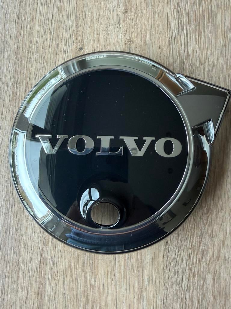 Volvo embleem grille voorbumper, Auto-onderdelen, Voor, Nieuw, Ophalen of Verzenden, Volvo