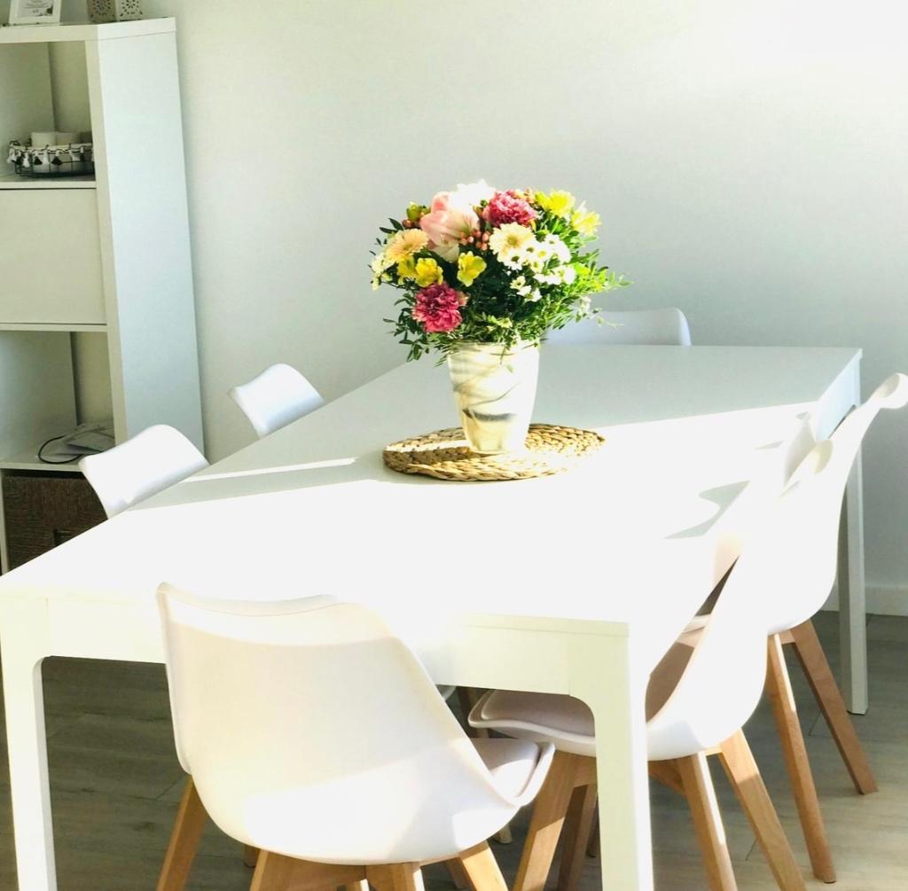 Table blanche extensible + chaises, Cinq personnes ou plus, Enlèvement, Utilisé, 50 à 100 cm