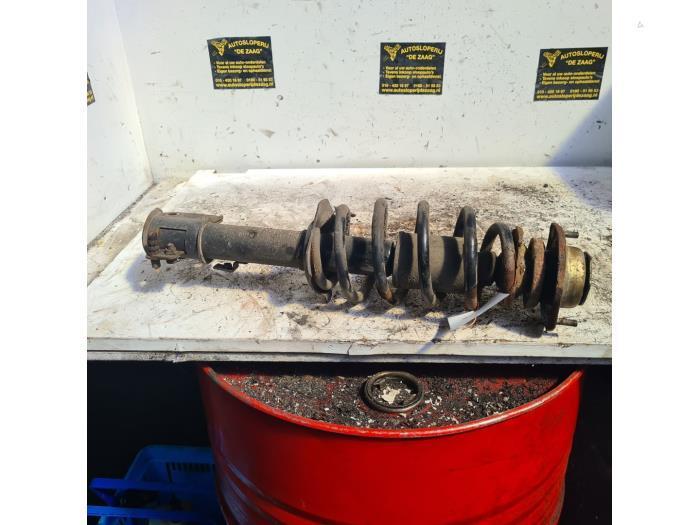 Barre amortisseur avant gauche d'un Daihatsu Young RV, Autos : Pièces & Accessoires, Suspension & Châssis, Daihatsu, Utilisé, 3 mois de garantie