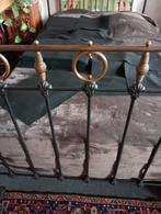 Lit ancien deux personnes, Maison & Meubles