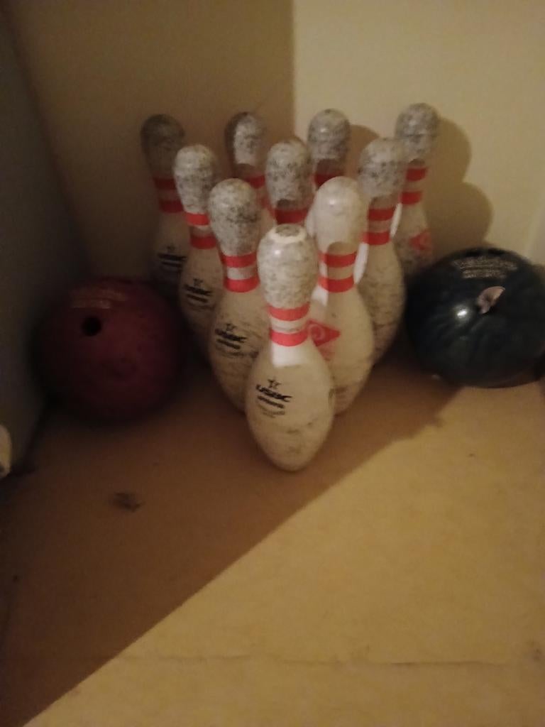 Kegelspel 2 ballen en 10 kegels originaliteit USA, Ophalen