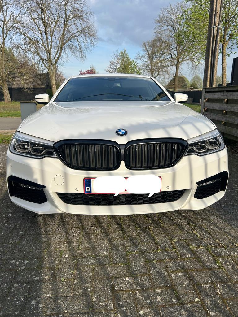 BMW G30 520 M-packed, Auto's, BMW, Automaat, Achterwielaandrijving, Zwart, Parkeerassistent