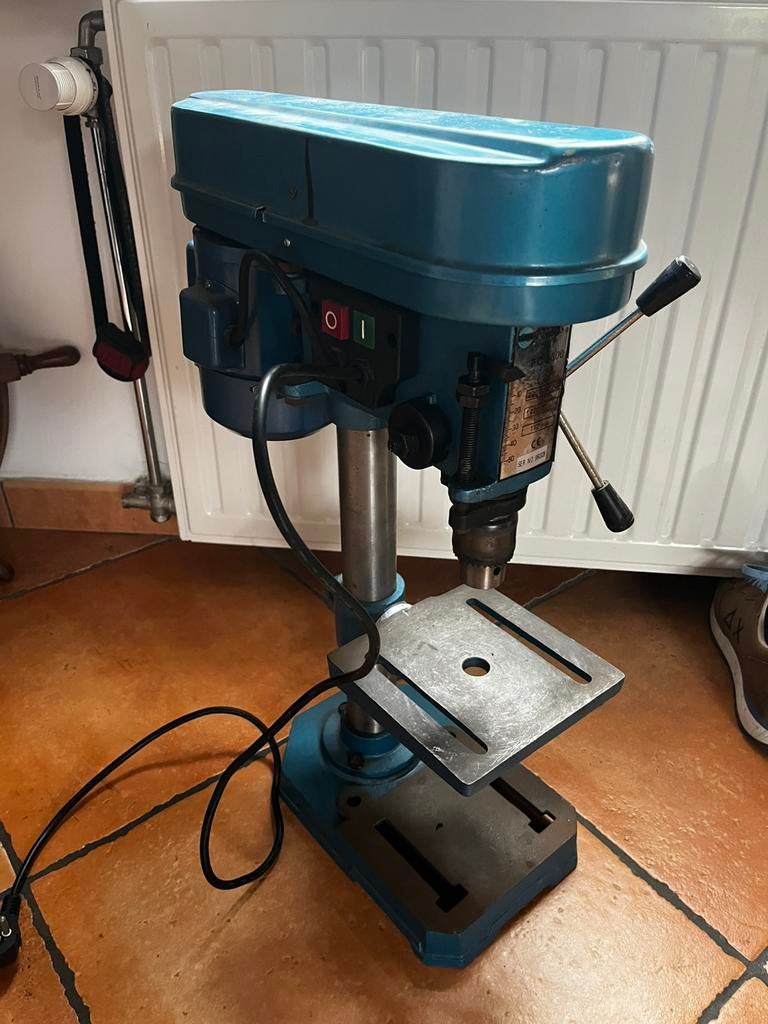 Foreuse sur pied, Bricolage & Construction, Outillage | Foreuses, Enlèvement, Comme neuf, Foreuse sur colonne