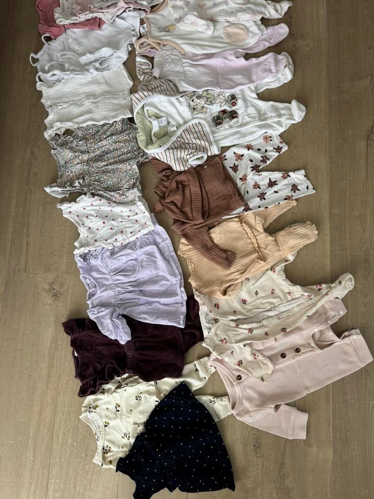 ZEER GROOT meisjes baby kleding maat 50-80, Enfants & Bébés, Vêtements de bébé | Packs de vêtements pour bébés, Comme neuf, Taille 50