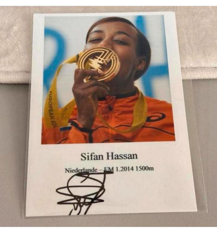 Sifan Hassan 2014 Foto + Handtekening Signed Nederland 1500, Verzamelen, Muziek, Artiesten en Beroemdheden, Nieuw, Foto of Kaart