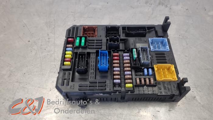 Boîte à fusibles d'un Citroen Jumpy, Autos : Pièces & Accessoires, Électronique & Câbles, Citroën, Utilisé, 3 mois de garantie