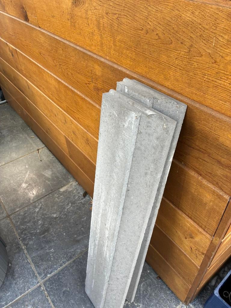 2 x boordsteen van 1m, Doe-het-zelf en Bouw, Ophalen, Zo goed als nieuw