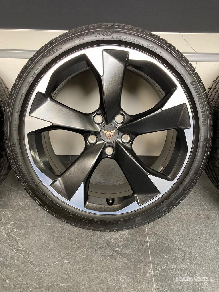 18” originele Seat Cupra Leon velgen + banden 5x112 5FA60102, Autos : Pièces & Accessoires, Pneus & Jantes, Pneus et Jantes, Pneus été