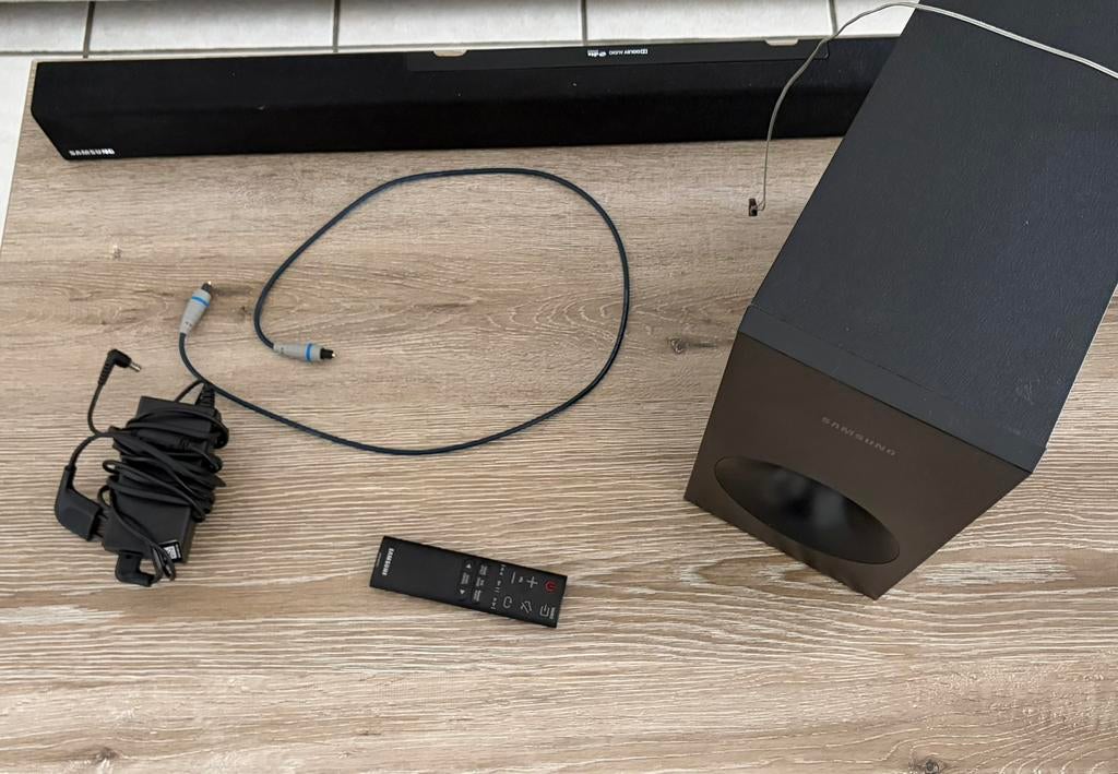 Barre de son Samsung HW-K335 etat neuf, Ophalen of Verzenden, Zo goed als nieuw