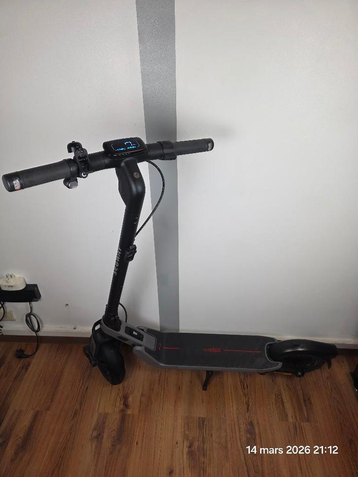 Trottinette électrique Segway E3E - Très bon état, Vélos & Vélomoteurs, Trottinettes, Comme neuf, Step électrique (E-scooter)