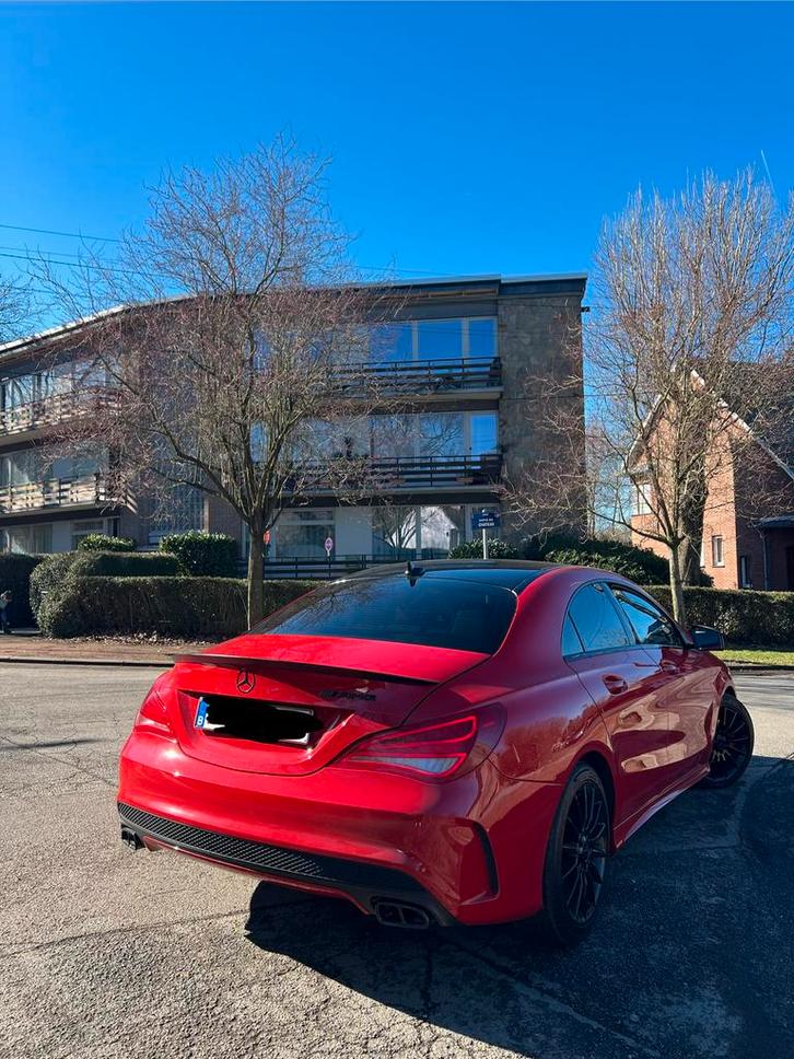 Mercedes cla, Autos, Mercedes-Benz, Particulier, CLA, Diesel, Euro 6, Berline, 5 portes, Automatique, Rouge, Noir, Cuir et Alcantara