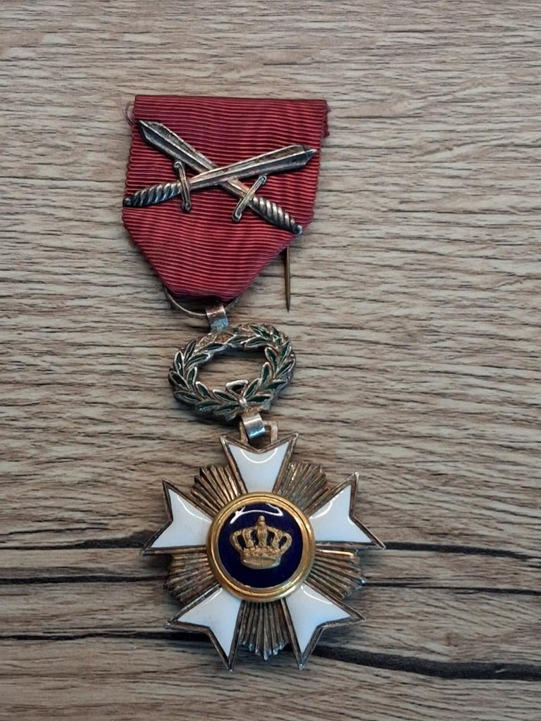 Chevalier de l'Ordre de la Couronne avec épées, Collections, Objets militaires | Général, Envoi