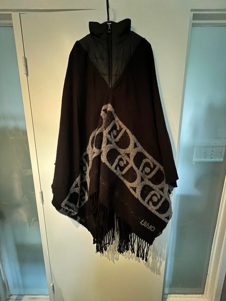 ️poncho van Liu Jo ️, Kleding | Dames, Overige Dameskleding, Zo goed als nieuw, Ophalen of Verzenden