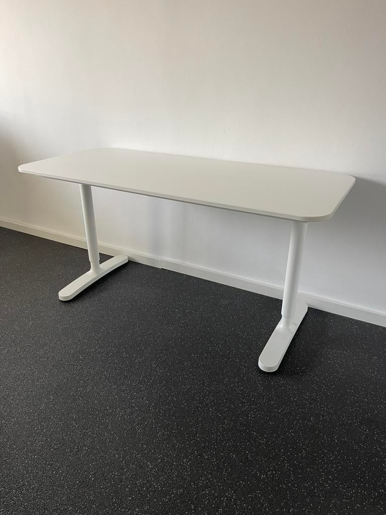 Bureau 140 x 60 wit zit sta bureau kantoor tafel werktafel, Computers en Software, Laptoptafels, Ophalen, Zo goed als nieuw