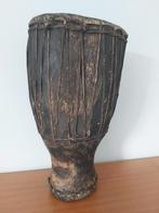 Oude prachtig gepatineerde afrikaanse tamtam, drum, Enlèvement ou Envoi