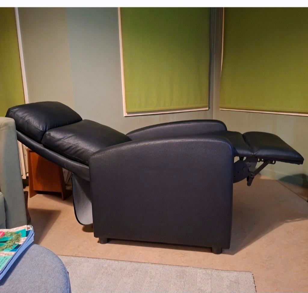 Nieuwe relaxfauteuil manueel dik lederlook kleur zwart, Ophalen