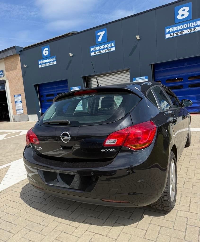 Astra J 2012 1.7 cdti ecoflex noir métal, Autos, Opel, Particulier, Astra, Diesel, Hatchback, Noir, Noir, Enlèvement