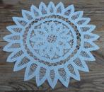 Wit brocante kleedje van lint /band, handwerk, 31 cm, Enlèvement ou Envoi