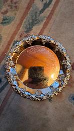 Zilverkleurig bordje, Enlèvement