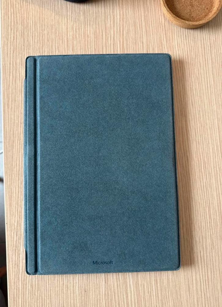 Microsoft Surface Pro 6 - i5/8GB RAM/250GB SSD+Docking/W11, Informatique & Logiciels, Windows Tablettes, Comme neuf, Enlèvement