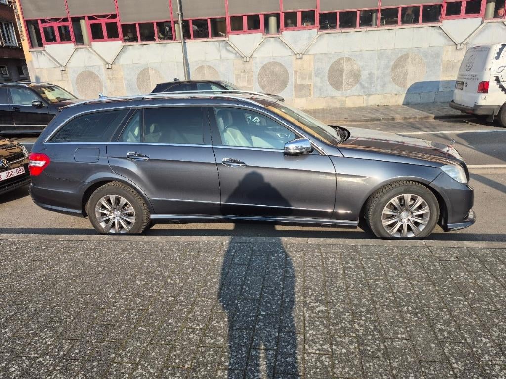 MERCEDES 220 CDI, Auto's, Euro 5, Achterwielaandrijving, 4 cilinders, Blauw