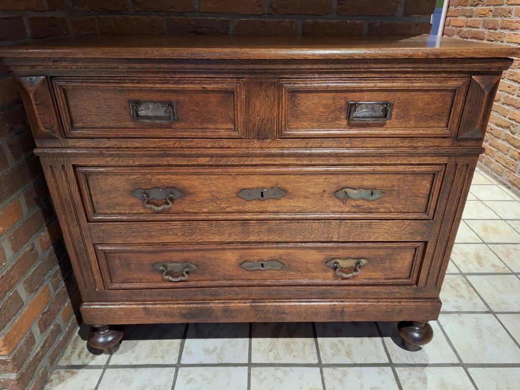 Antiek houten kastje, Ophalen