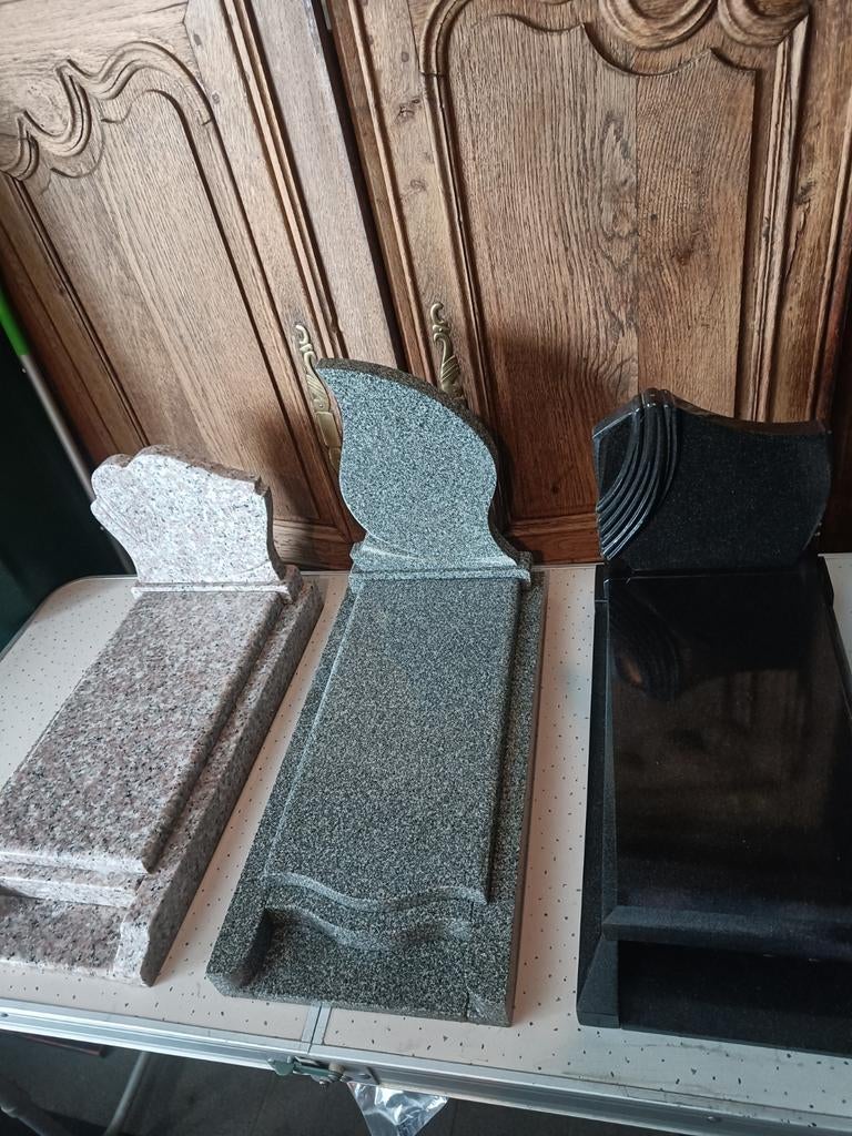 3 monuments Pour animaux , en granit, 2 en marbre, Enlèvement ou Envoi