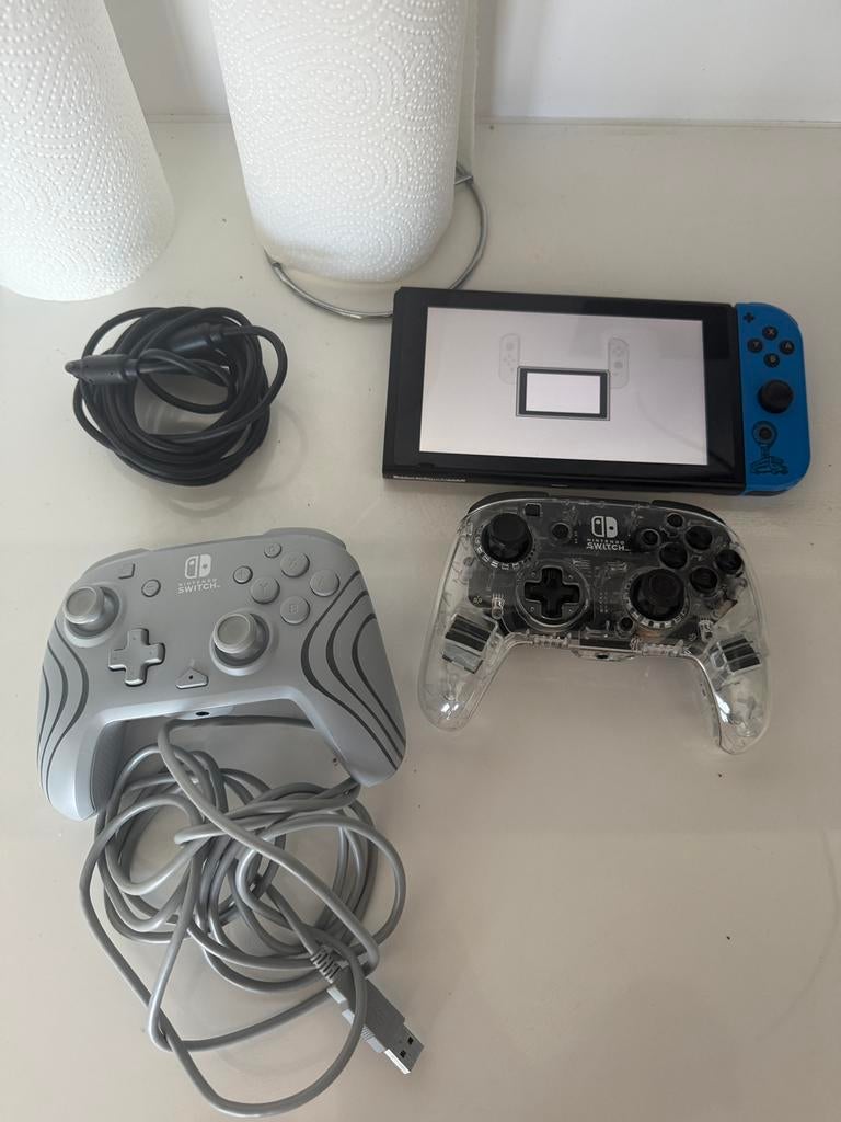 Nitando switch met 2 controllers !!, Ophalen of Verzenden, Zo goed als nieuw, Met 2 controllers