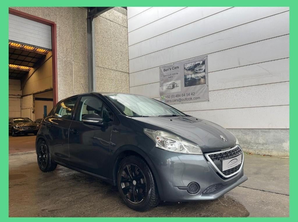 Peugeot 208 1.2i Benzine * Airco *, Electronic Stability Program (ESP), Stof, Zwart, Bedrijf