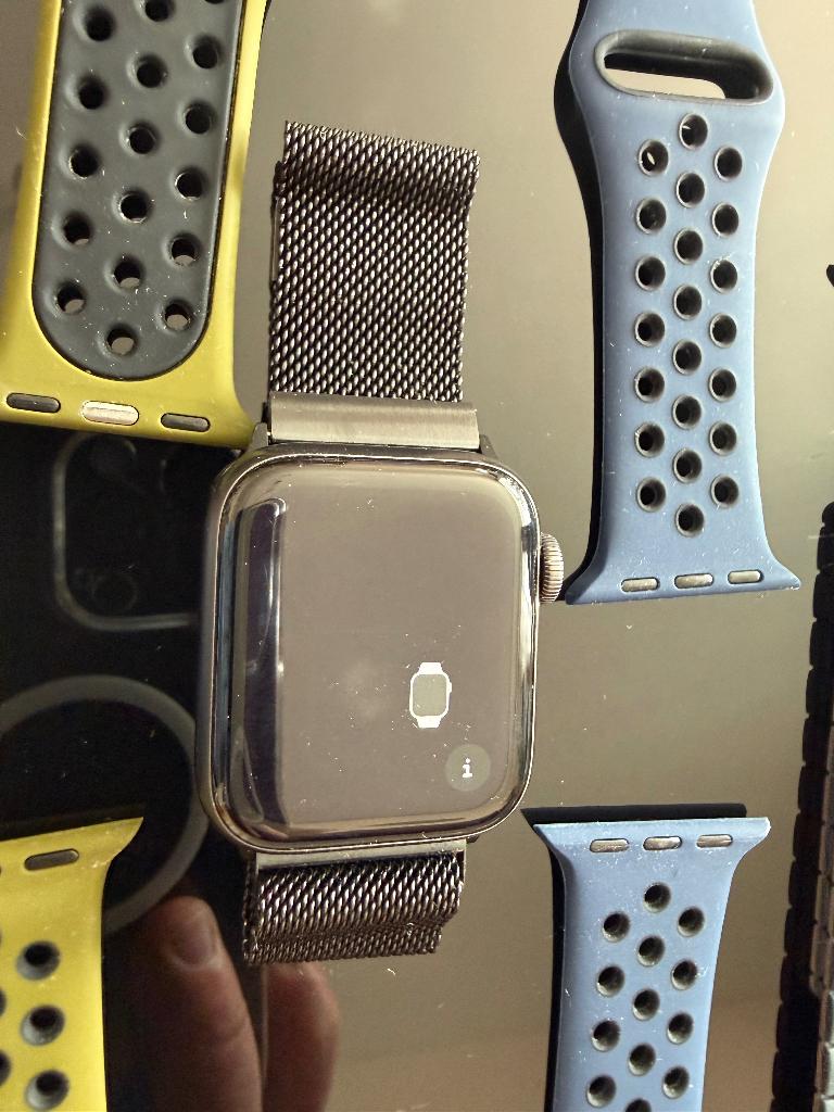 Apple Watch 6, Handtassen en Accessoires, Smartwatches, Gebruikt, iOS, Zwart, Afstand, Hartslag, Slaap, Stappen, Waterdicht, Ophalen of Verzenden