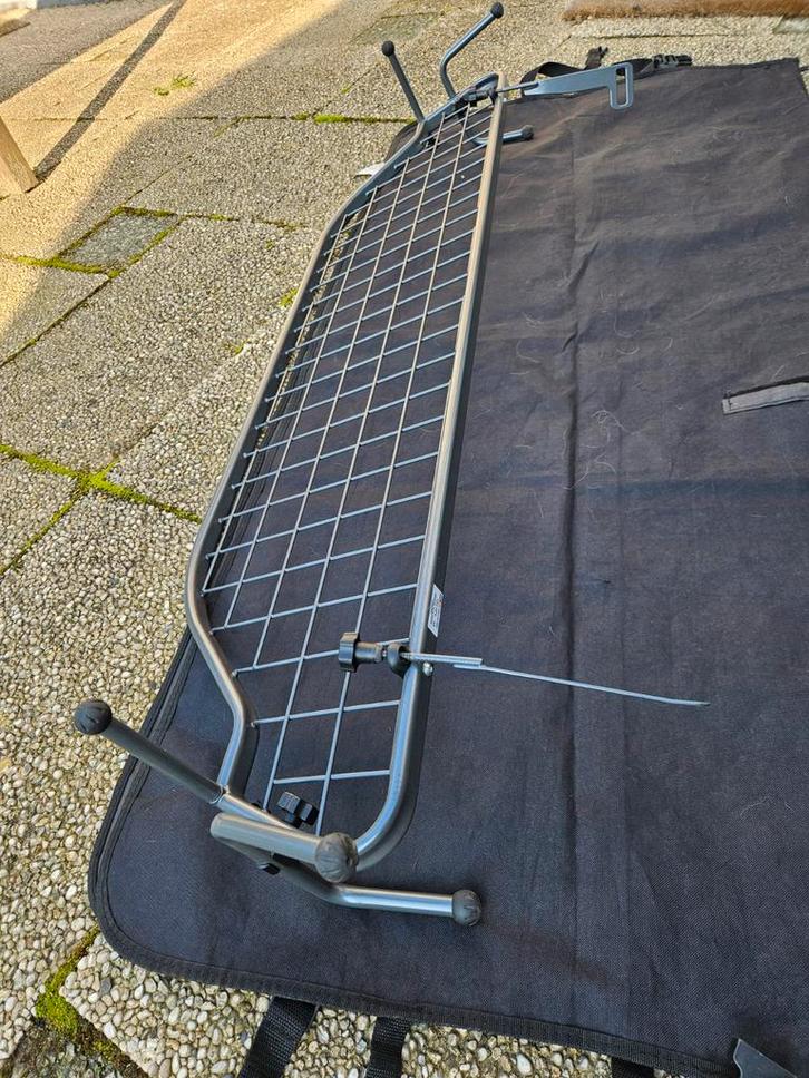 Travall hondenrek VW Passat B8 Variant - Goede staat, Auto diversen, Hondenrekken, Ophalen