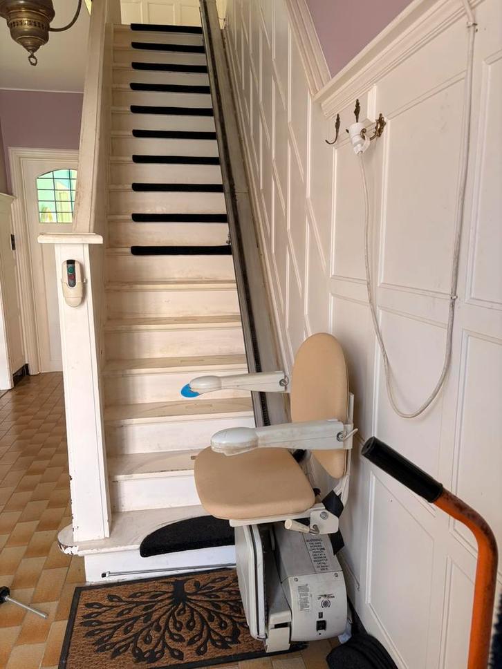 Traplift Handicare Simplicity – rechte trap – met rail, Diversen, Trapliften, Gebruikt, Recht, Ophalen