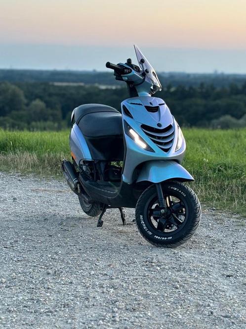 Piaggio zip 70cc 2005, Fietsen en Brommers, Scooters | Piaggio, Zo goed als nieuw, Zip, Klasse A (25 km/u), Tweetakt, Ophalen of Verzenden