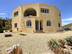 Villa op een heuvel met twee onafhankelijke appartementen, Dorp, Spanje, Woonhuis, 234 m²