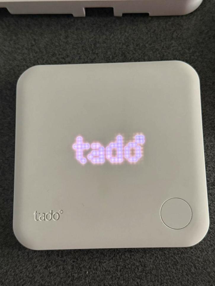 Tado thermostaat met extentionbox en internet bridge, Doe-het-zelf en Bouw, Thermostaten, Zo goed als nieuw, Ophalen