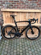 Pinarello F9 matt black maat 57,5 met campagnolo bora wielen, Ophalen, Nieuw