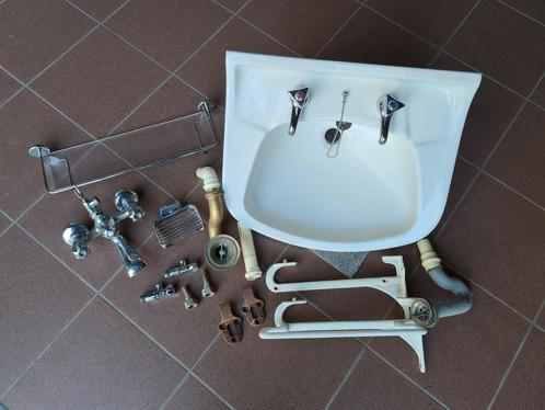 Antieke vintage lavabo, kraan, zeepbakje, ...uit jaren 60, Doe-het-zelf en Bouw, Sanitair, Gebruikt, Wastafel, Ophalen