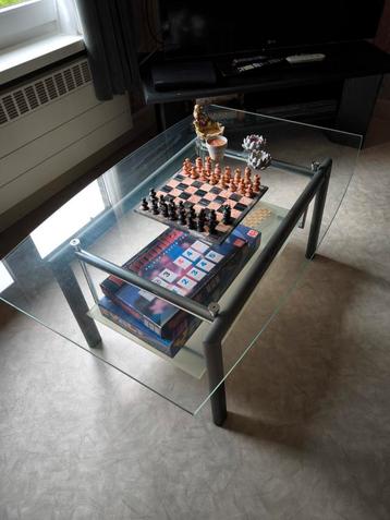Salontafel  beschikbaar voor biedingen
