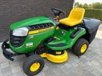 Zitmaaier John Deere X135R, Tuin en Terras, Zitmaaiers, Ophalen, John deere, Zo goed als nieuw, Opvangbak