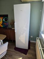 SIEMENS iQ300e, Ophalen, 150 tot 200 liter, Met aparte vriezer, 160 cm of meer