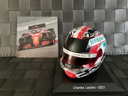 Charles Leclerc 2021 1:5 helm Ferrari F1 Spark CL16, Collections, Marques automobiles, Motos & Formules 1, Neuf, ForTwo, Enlèvement ou Envoi