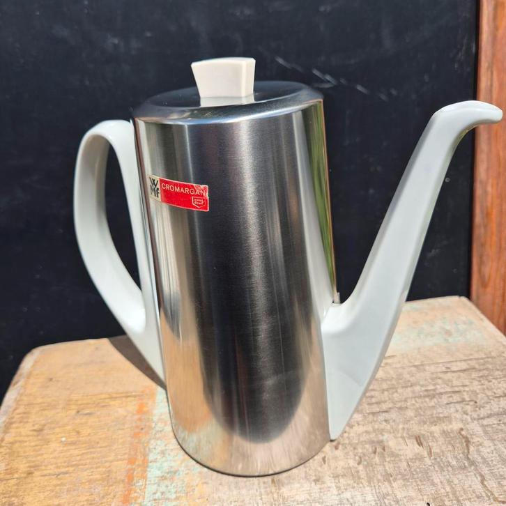 Koffiepot in wit porselein van Bauscher met WMF warmhoudkap, Antiek en Kunst, Antiek | Keramiek en Aardewerk, Ophalen of Verzenden