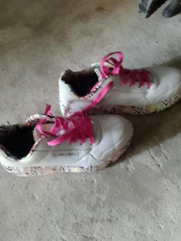 Skechers Uno Loving Love maat 36.5 beschikbaar voor biedingen